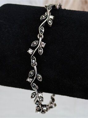 Vintage Silver Tone Vine Bracelet Black & Clear Rhinestone Floral Leaf